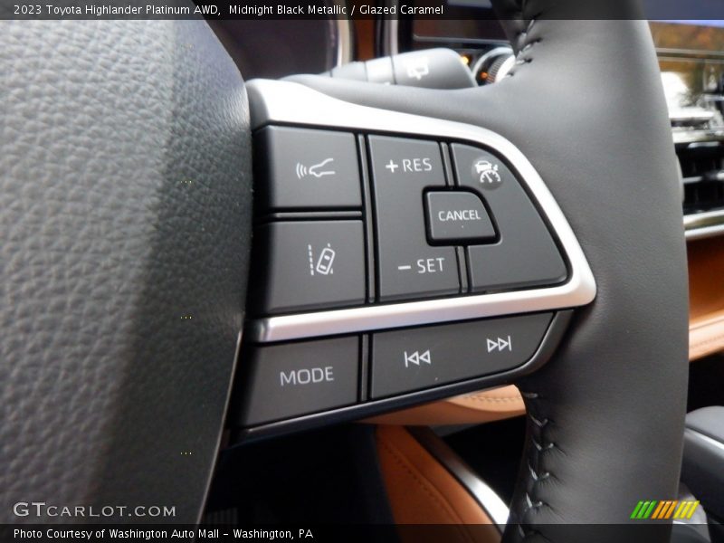 2023 Highlander Platinum AWD Steering Wheel