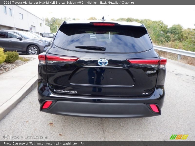 Midnight Black Metallic / Graphite 2023 Toyota Highlander Hybrid XLE Bronze Edition AWD