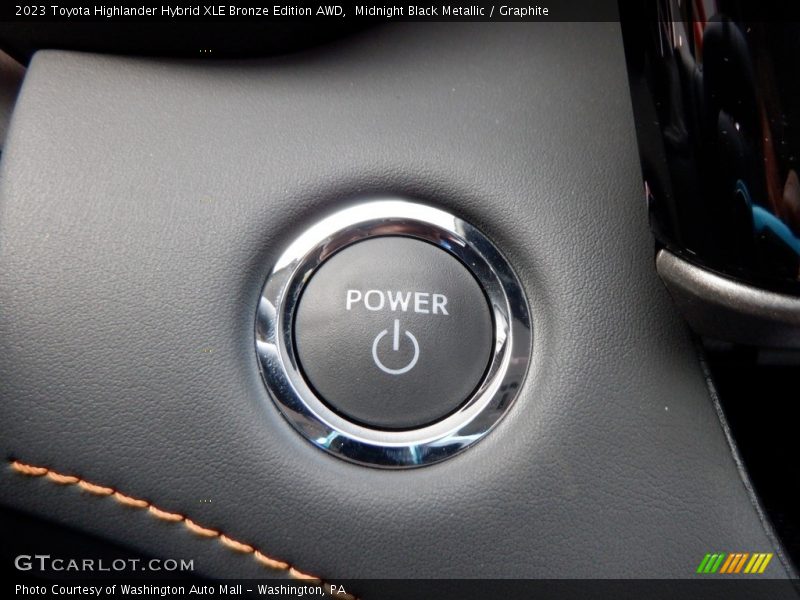 Midnight Black Metallic / Graphite 2023 Toyota Highlander Hybrid XLE Bronze Edition AWD