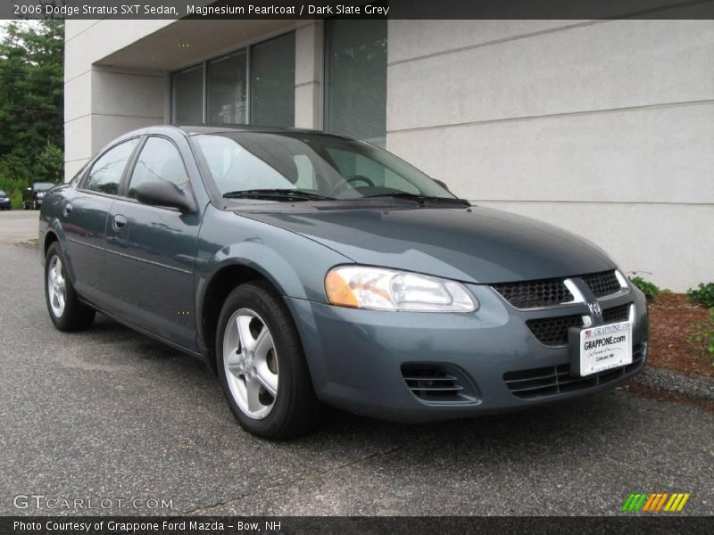 Magnesium Pearlcoat / Dark Slate Grey 2006 Dodge Stratus SXT Sedan
