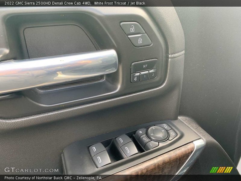 White Frost Tricoat / Jet Black 2022 GMC Sierra 2500HD Denali Crew Cab 4WD