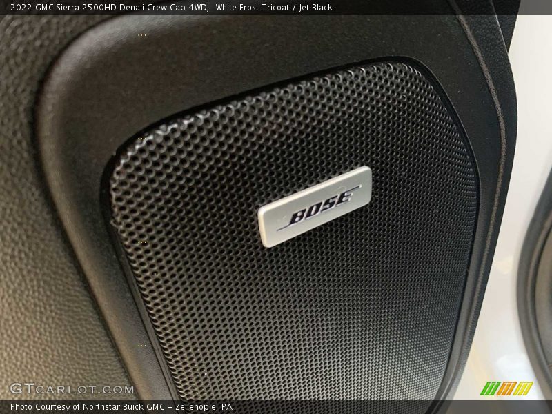 White Frost Tricoat / Jet Black 2022 GMC Sierra 2500HD Denali Crew Cab 4WD