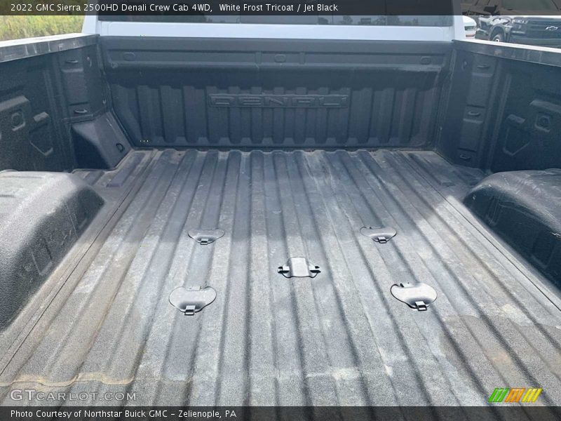 White Frost Tricoat / Jet Black 2022 GMC Sierra 2500HD Denali Crew Cab 4WD