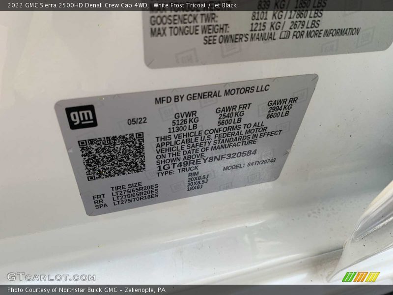 White Frost Tricoat / Jet Black 2022 GMC Sierra 2500HD Denali Crew Cab 4WD