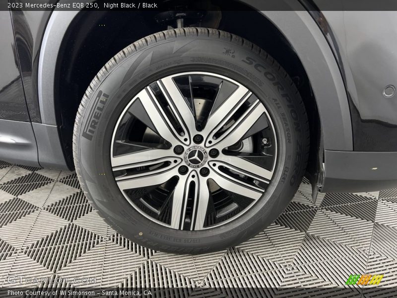 Night Black / Black 2023 Mercedes-Benz EQB 250