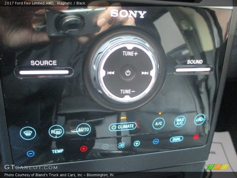 Controls of 2017 Flex Limited AWD
