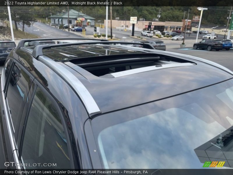 Midnight Black Metallic / Black 2022 Toyota Highlander Limited AWD