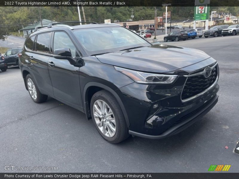 Front 3/4 View of 2022 Highlander Limited AWD