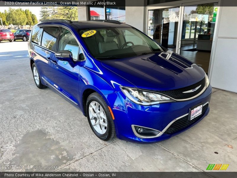 Front 3/4 View of 2020 Pacifica Limited