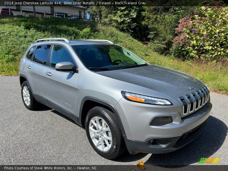 Front 3/4 View of 2014 Cherokee Latitude 4x4