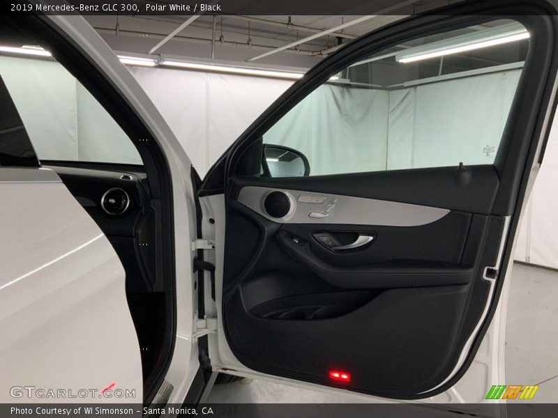 Polar White / Black 2019 Mercedes-Benz GLC 300