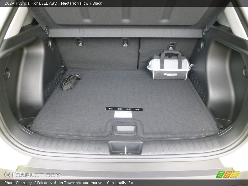 Neoteric Yellow / Black 2024 Hyundai Kona SEL AWD