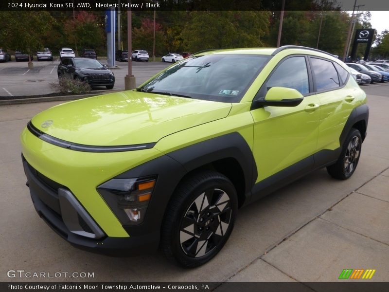 Front 3/4 View of 2024 Kona SEL AWD