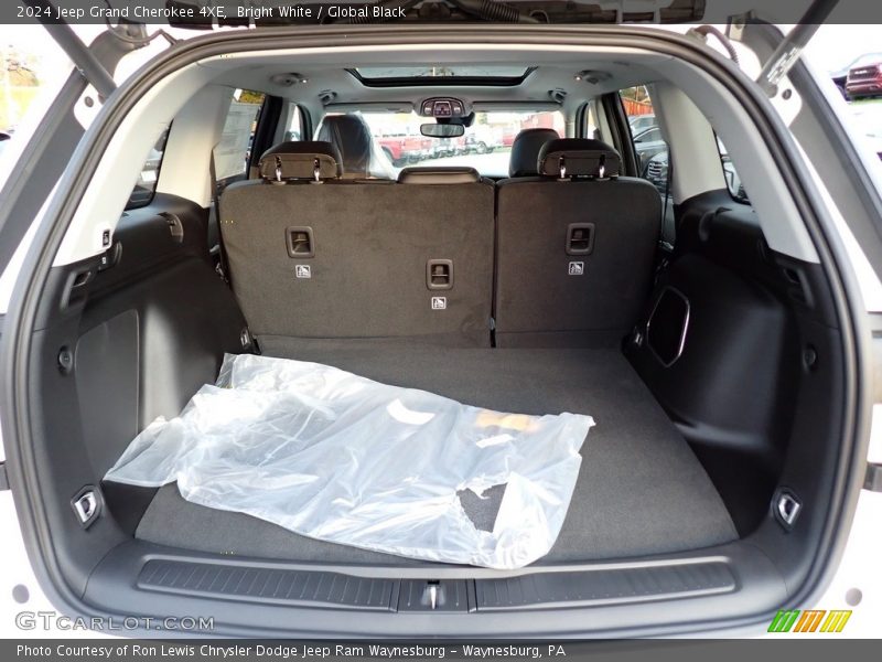Bright White / Global Black 2024 Jeep Grand Cherokee 4XE