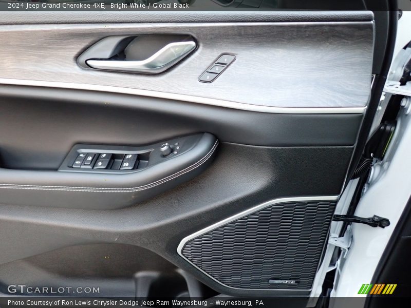 Bright White / Global Black 2024 Jeep Grand Cherokee 4XE
