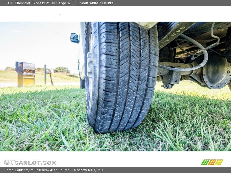 Summit White / Neutral 2018 Chevrolet Express 2500 Cargo WT