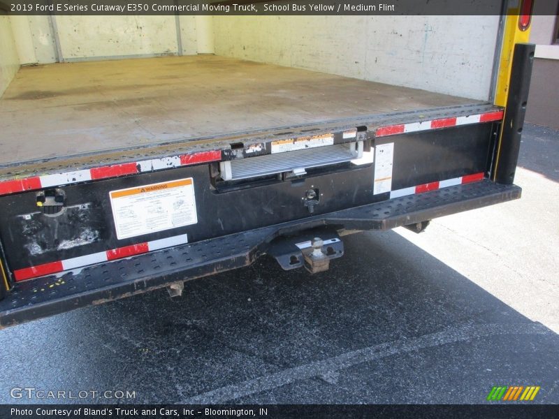 School Bus Yellow / Medium Flint 2019 Ford E Series Cutaway E350 Commercial Moving Truck