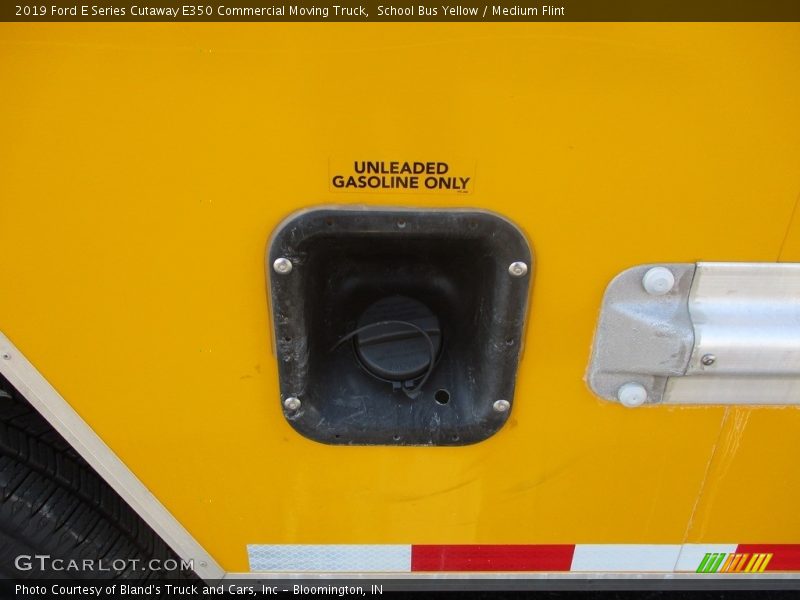 School Bus Yellow / Medium Flint 2019 Ford E Series Cutaway E350 Commercial Moving Truck