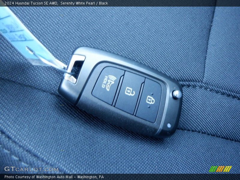 Keys of 2024 Tucson SE AWD
