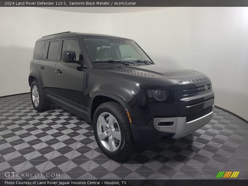 Front 3/4 View of 2024 Defender 110 S