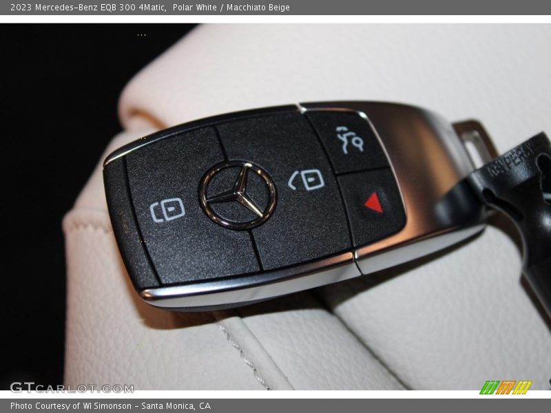 Polar White / Macchiato Beige 2023 Mercedes-Benz EQB 300 4Matic