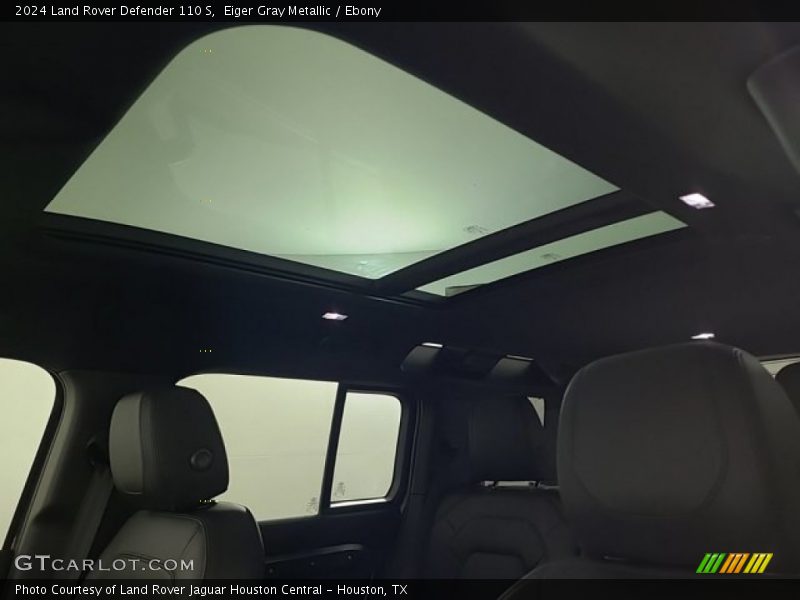 Sunroof of 2024 Defender 110 S