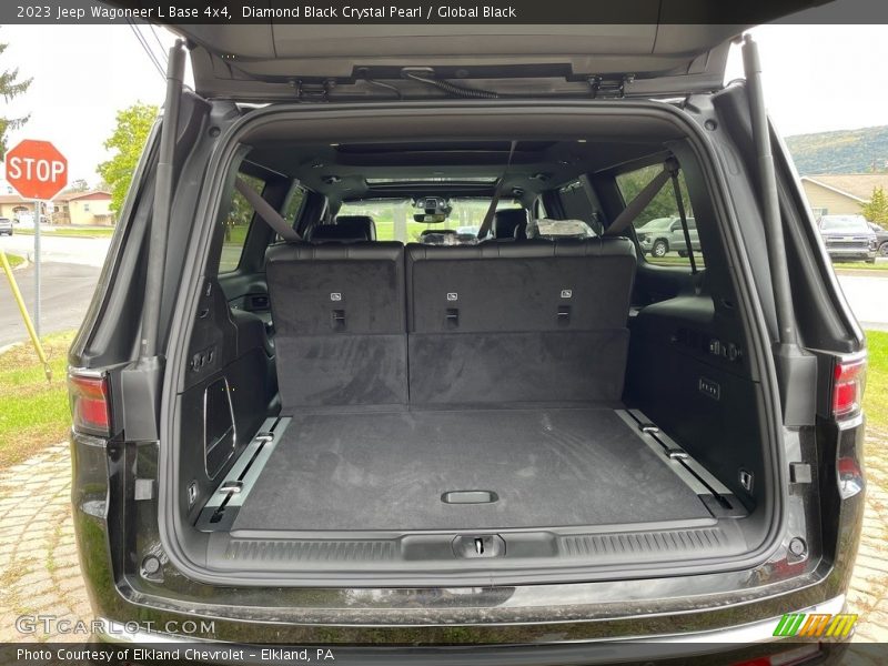  2023 Wagoneer L Base 4x4 Trunk