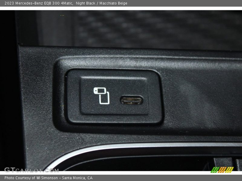 Night Black / Macchiato Beige 2023 Mercedes-Benz EQB 300 4Matic