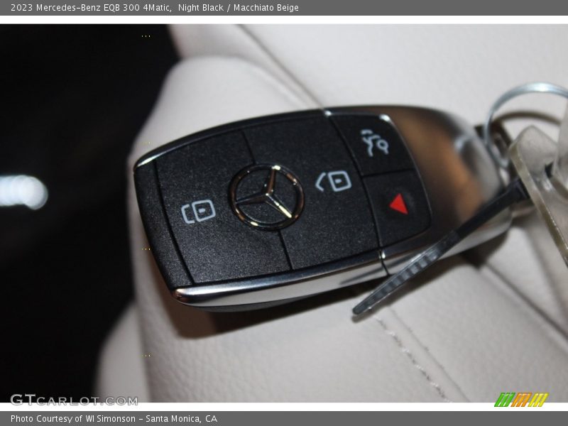 Night Black / Macchiato Beige 2023 Mercedes-Benz EQB 300 4Matic