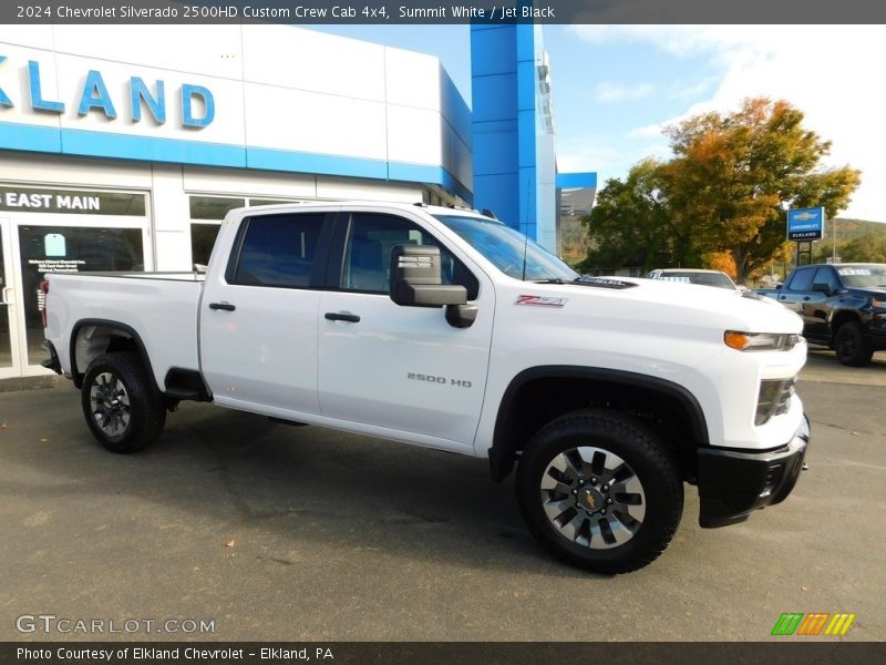Summit White / Jet Black 2024 Chevrolet Silverado 2500HD Custom Crew Cab 4x4