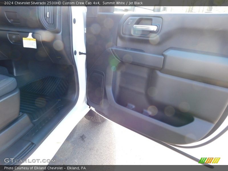 Summit White / Jet Black 2024 Chevrolet Silverado 2500HD Custom Crew Cab 4x4