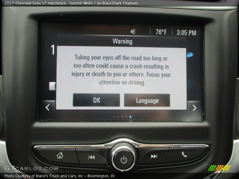 Summit White / Jet Black/Dark Titanium 2017 Chevrolet Sonic LT Hatchback