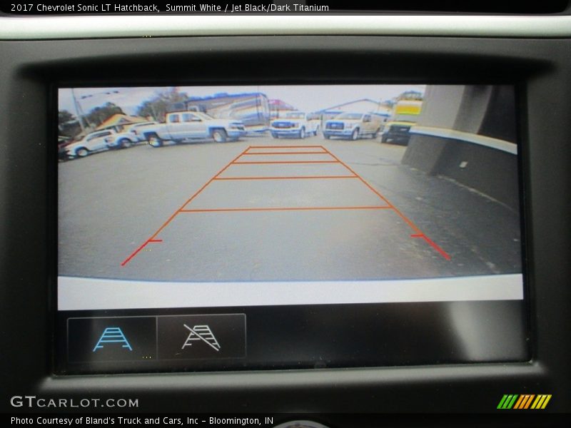 Summit White / Jet Black/Dark Titanium 2017 Chevrolet Sonic LT Hatchback