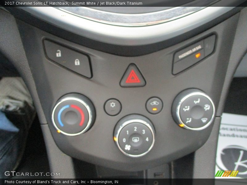 Summit White / Jet Black/Dark Titanium 2017 Chevrolet Sonic LT Hatchback