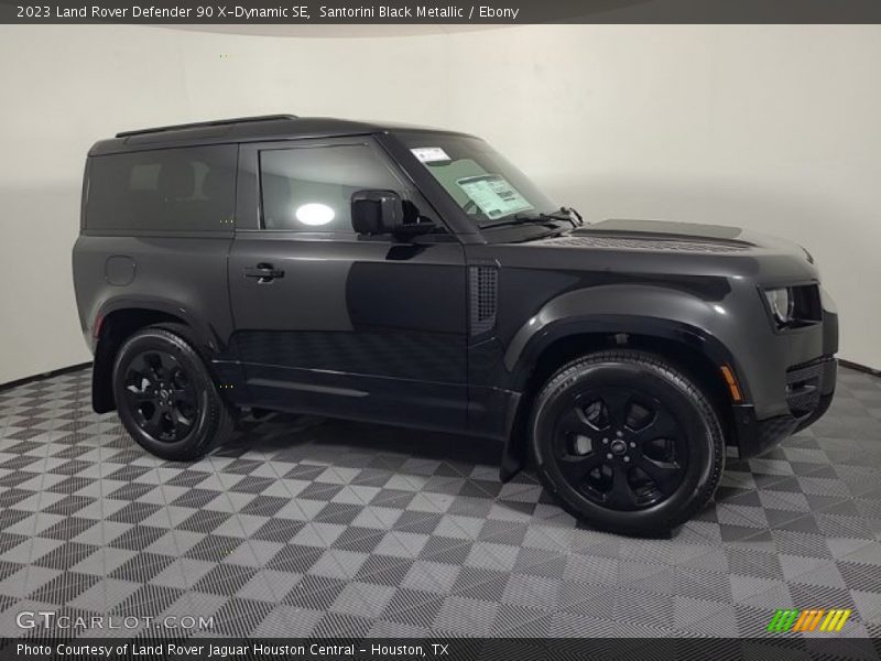  2023 Defender 90 X-Dynamic SE Santorini Black Metallic