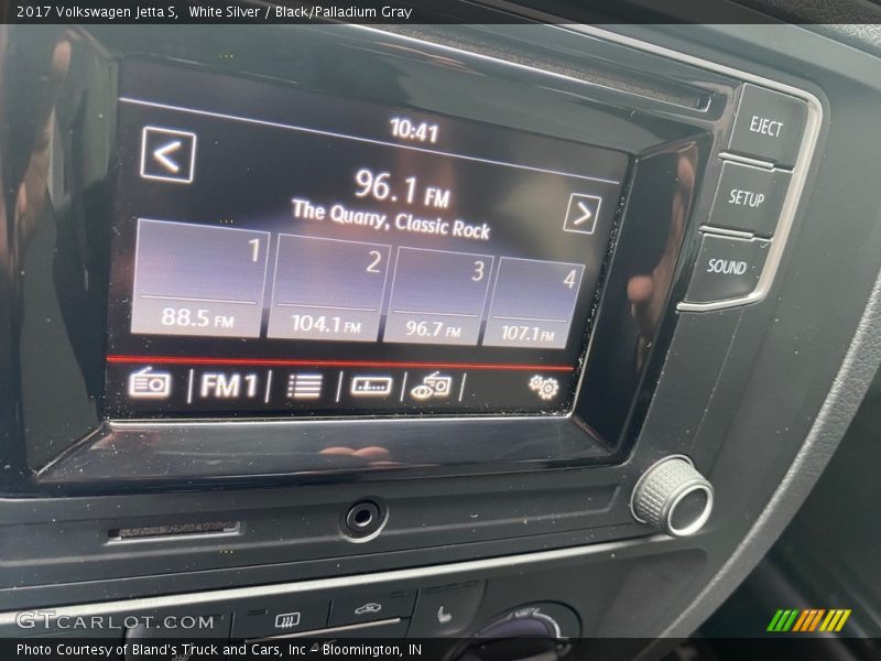 White Silver / Black/Palladium Gray 2017 Volkswagen Jetta S