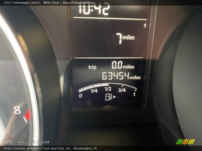 White Silver / Black/Palladium Gray 2017 Volkswagen Jetta S