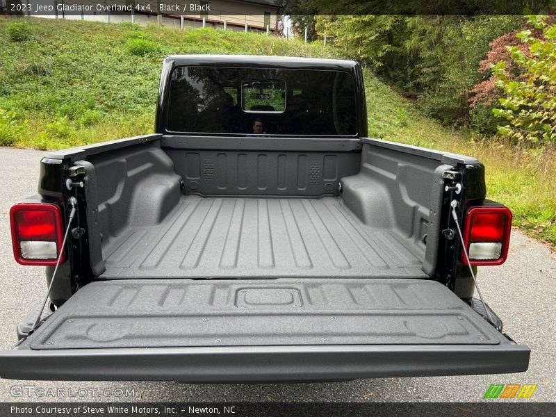 Black / Black 2023 Jeep Gladiator Overland 4x4