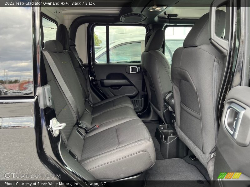 Black / Black 2023 Jeep Gladiator Overland 4x4