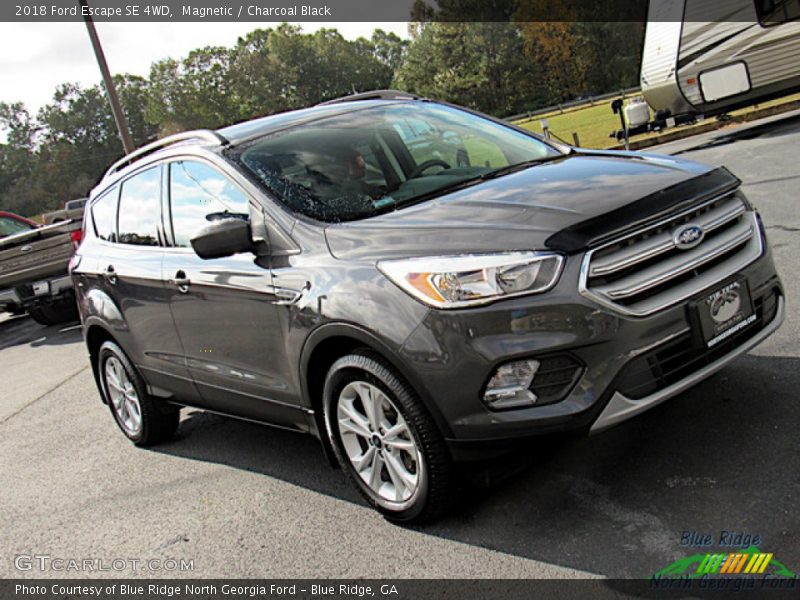 Magnetic / Charcoal Black 2018 Ford Escape SE 4WD