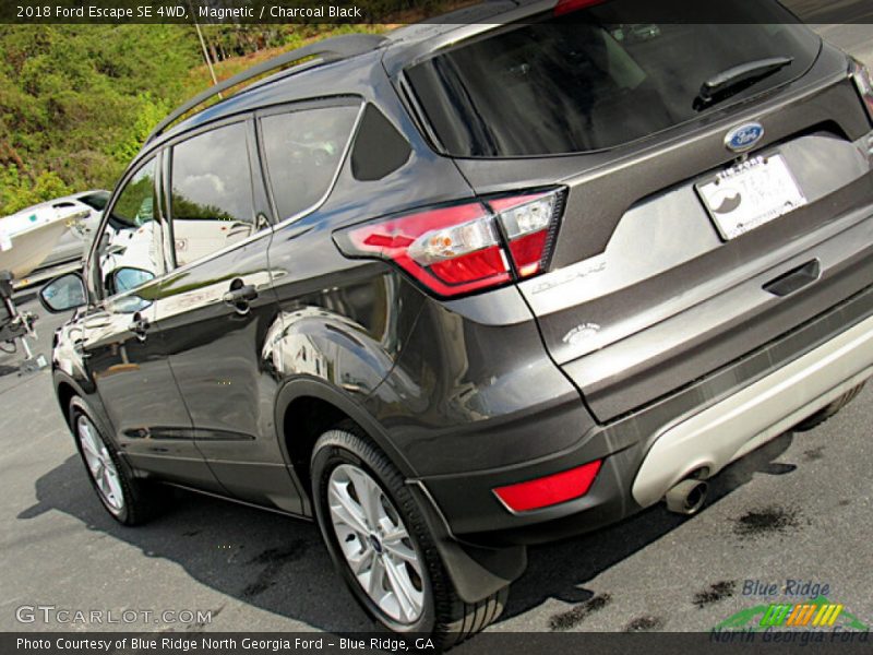 Magnetic / Charcoal Black 2018 Ford Escape SE 4WD