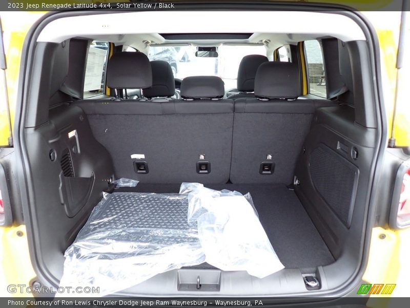  2023 Renegade Latitude 4x4 Trunk