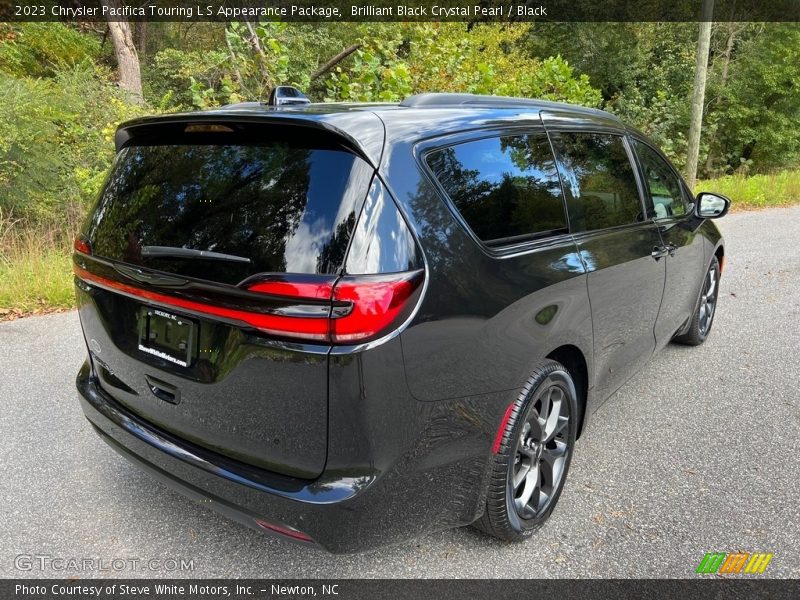  2023 Pacifica Touring L S Appearance Package Brilliant Black Crystal Pearl