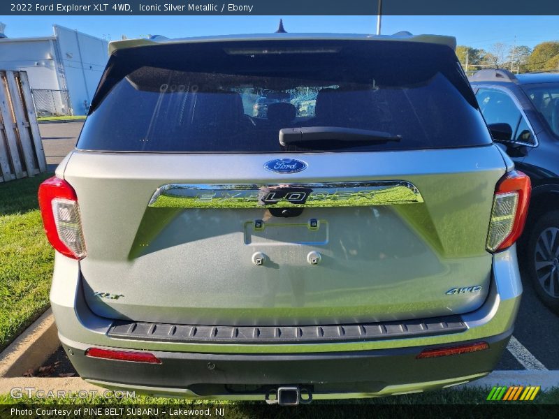 Iconic Silver Metallic / Ebony 2022 Ford Explorer XLT 4WD