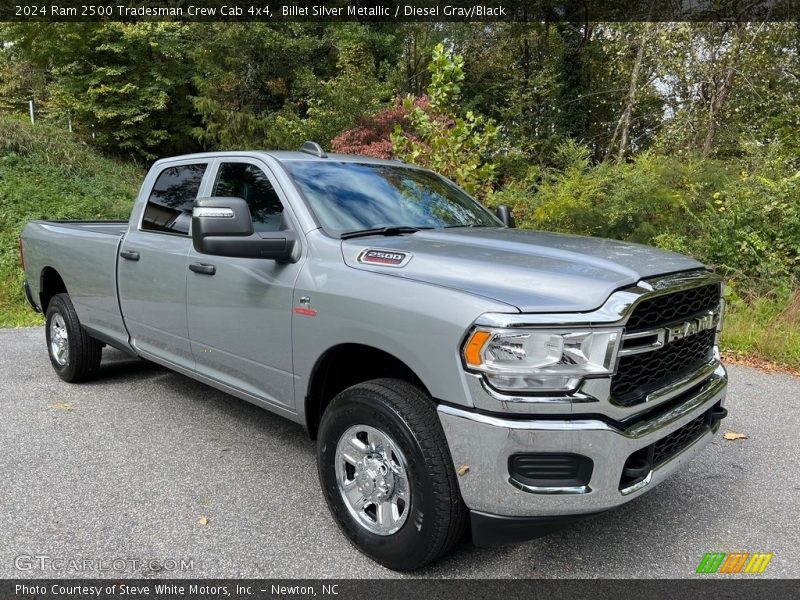 Front 3/4 View of 2024 2500 Tradesman Crew Cab 4x4