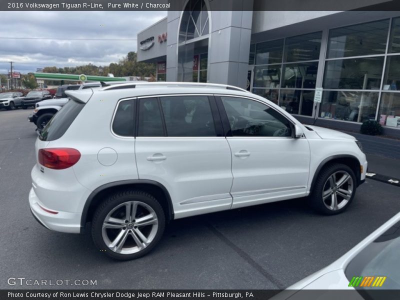 Pure White / Charcoal 2016 Volkswagen Tiguan R-Line