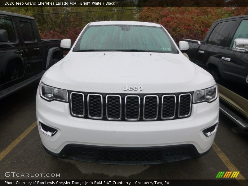 Bright White / Black 2020 Jeep Grand Cherokee Laredo 4x4