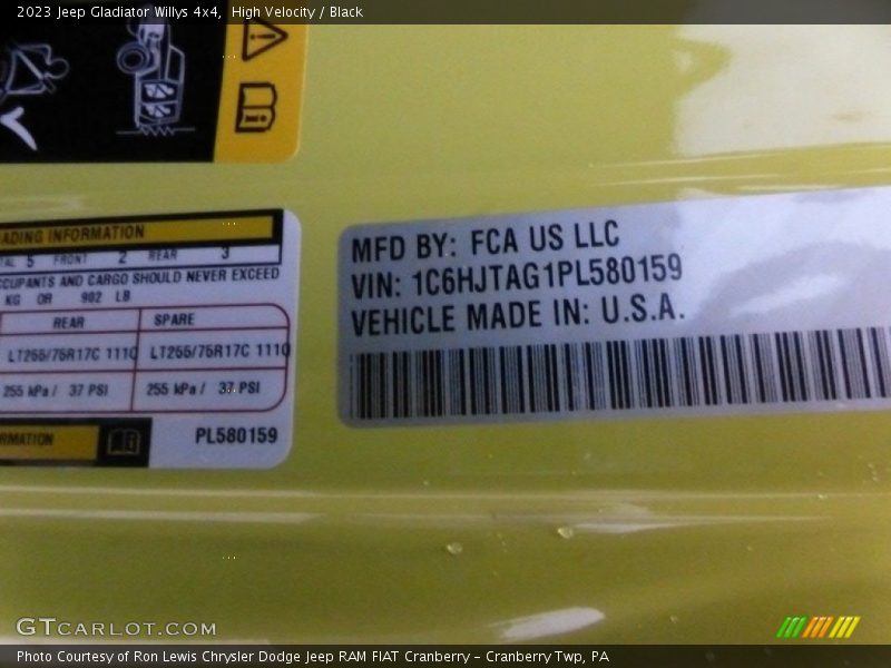 High Velocity / Black 2023 Jeep Gladiator Willys 4x4