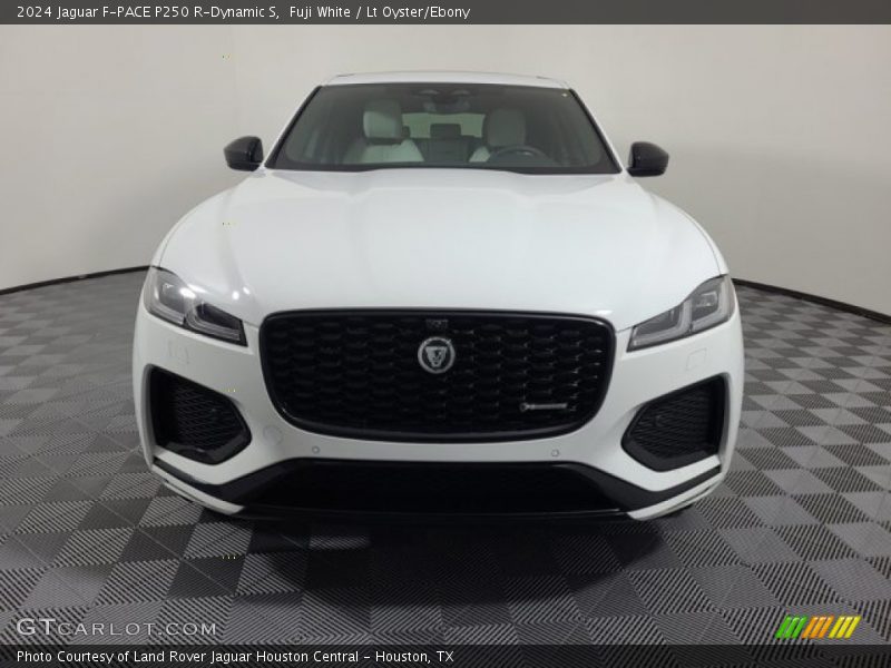 Fuji White / Lt Oyster/Ebony 2024 Jaguar F-PACE P250 R-Dynamic S