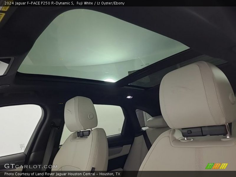 Sunroof of 2024 F-PACE P250 R-Dynamic S